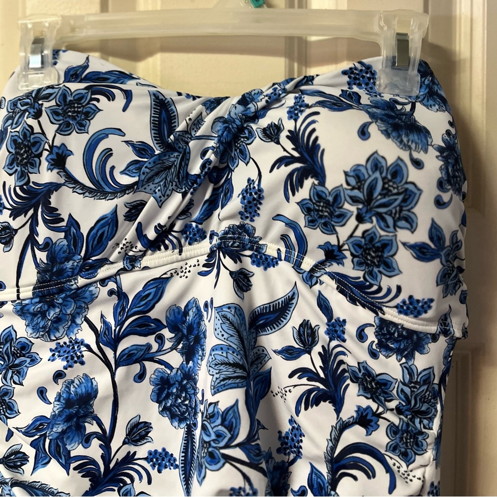 **New**With Tags ~ Bal Harbour ~ Women’s ~ Swimsuit ~ Size 16 ~ XL ~ With Straps - Picture 3 of 16